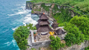 1. 🛕 ULUWATU TEMPLE (PURA LUHUR ULUWATU) 📍 Kabupaten Badung, Pecatu14-1600x900