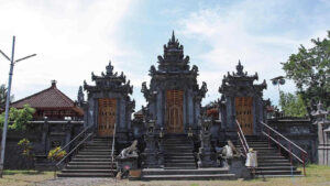 10. 🛕 Perancak Temple (Pura Perancak) 📍 Kabupaten Jembrana 5-1600x900