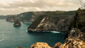 11. 🌊 BANAH CLIFF POINT 📍 Kabupaten Klungkung, Nusa Penida 1-1600x900