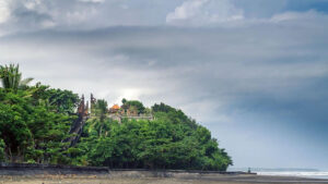 11. 🛕 Rambut Siwi Temple 📍 Kabupaten Jembrana 2-1600x900