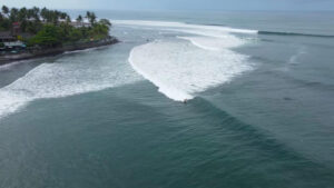 8. 🏄 Medewi Beach 📍 Kabupaten Jembrana 3-1600x900