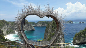 8. 🏝️ THOUSAND ISLANDS VIEWPOINT 📍 Kabupaten Klungkung, Nusa Penida 1-1600x900