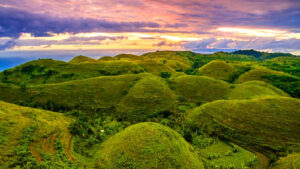 9. 🌄 TELETUBBIES HILL 📍 Kabupaten Klungkung, Nusa Penida4-1600x900