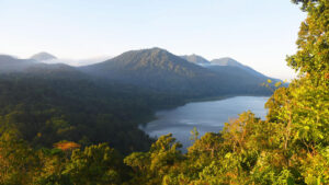 Twin lake3